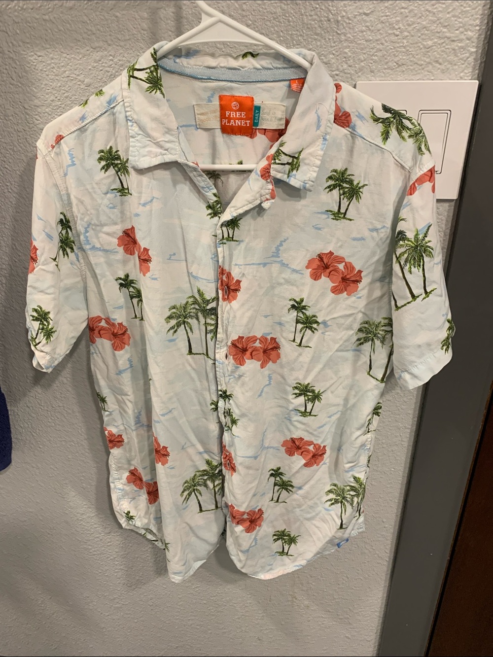 Vtg Free Planet Hawaiian shirt